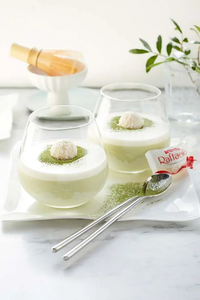 Kokos-Matcha-Latteeis 