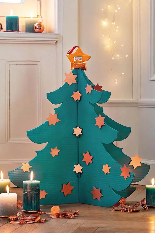 Vorschau Weihnachtsbaum aus Umzugskarton