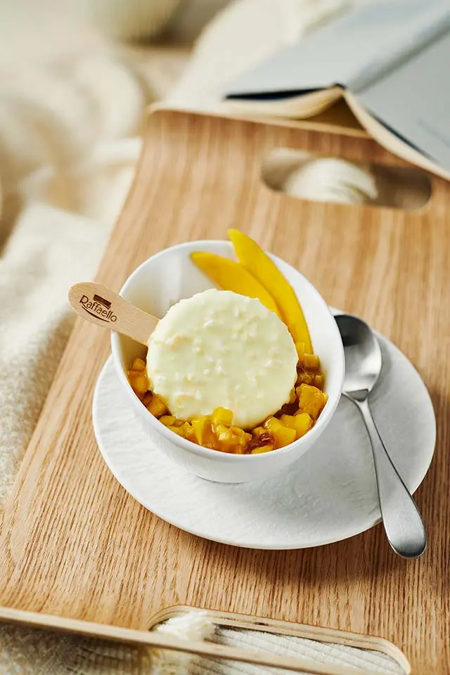 Vorschau Raffaello Eis mit Mango-Chutney 